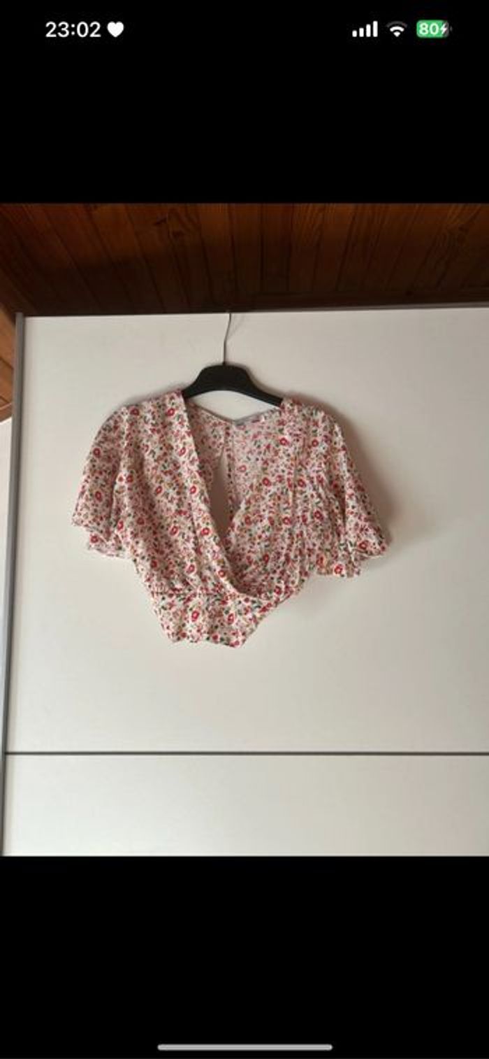 Top d’été blanc à fleurs Made In Italy – Taille unique S/M – Neuf sans étiquette – Jamais porté