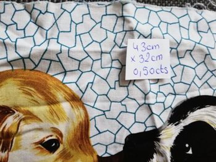 Tissu chiens 43cmx32cm - photo numéro 2