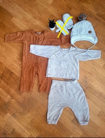 lot de 2 ensembles hiver unisexe bout'chou et bonnet H&m.