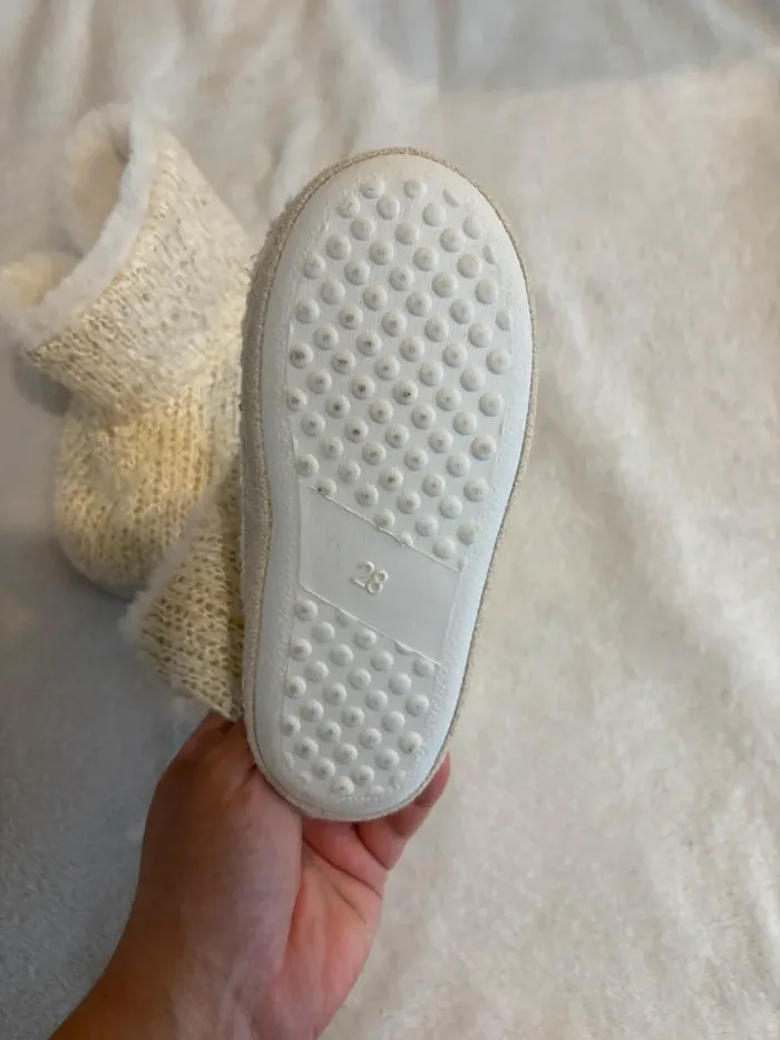 Chaussons fourrés bébé fille garçon Saxo Blues pointure 28 – tricot beige avec pompons - photo numéro 6