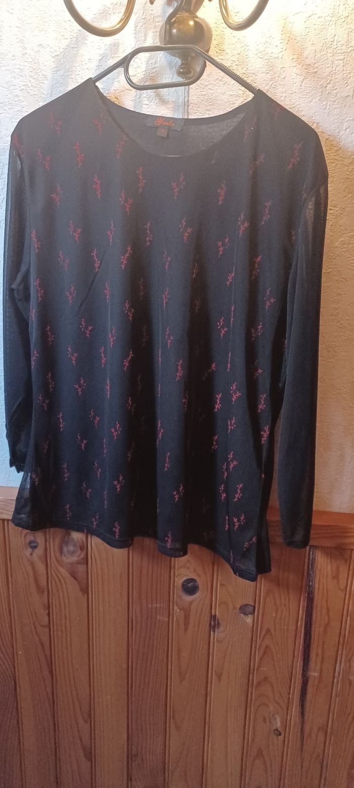 Haut dos uni, manches en voile transparentes