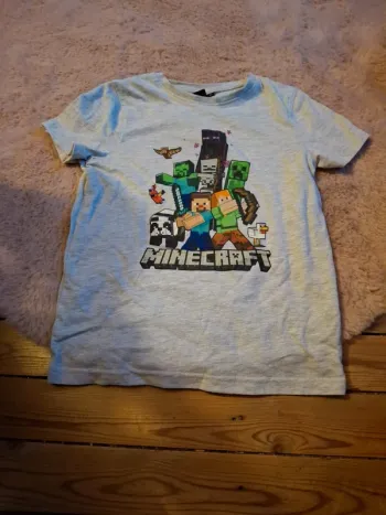 Tshirt minecraft taille 8 ans
