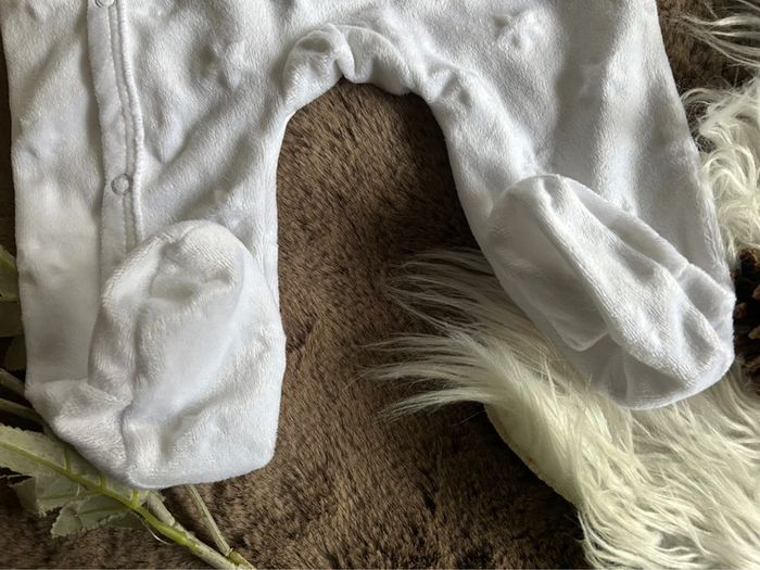 2 pyjamas velour taille 3 mois - photo numéro 9