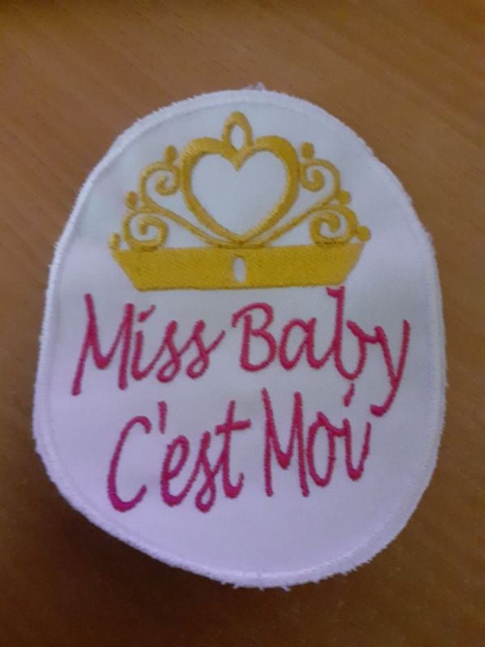 Patch Miss Baby C'est moi brodé à coudre