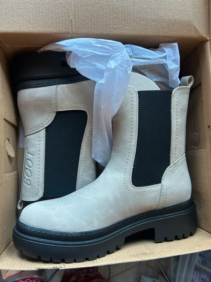 Bottines beige à talons noirs – Chaussea – Taille 40 - photo numéro 4