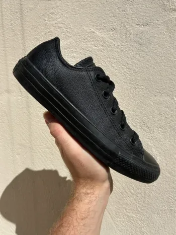 Baskets converse noir low basse cuir pointure 36 neuves