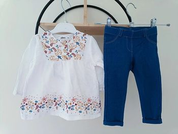12 mois ensemble blouse Gémo et pantalon kiabi