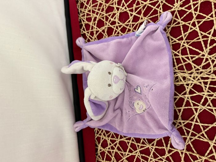 Doudou plat lapin blanc mauve coeurs oiseau TEX BABY - photo numéro 2