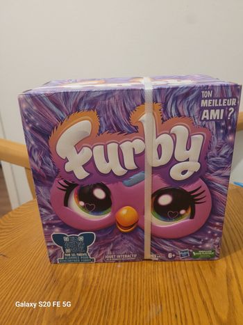 Jouet interactif furby