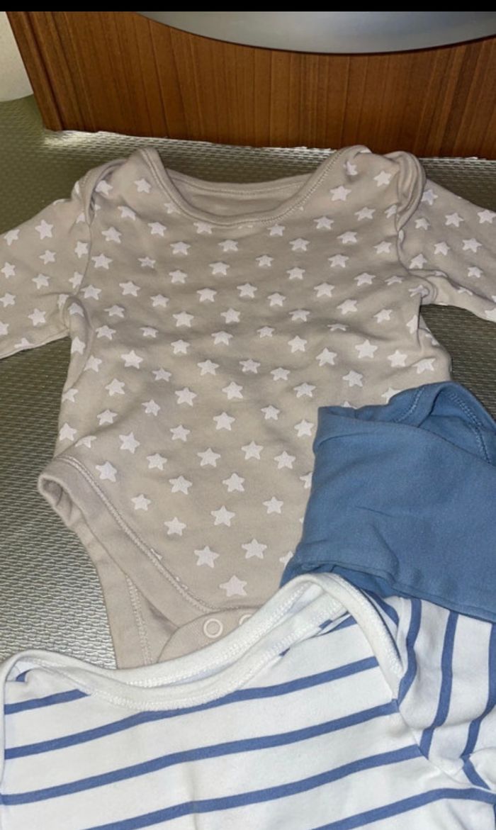 Lot de bodies - photo numéro 2