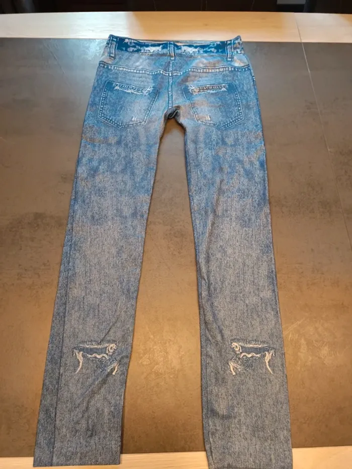 Vends legging imitation jeans taille 12 ans . - photo numéro 3