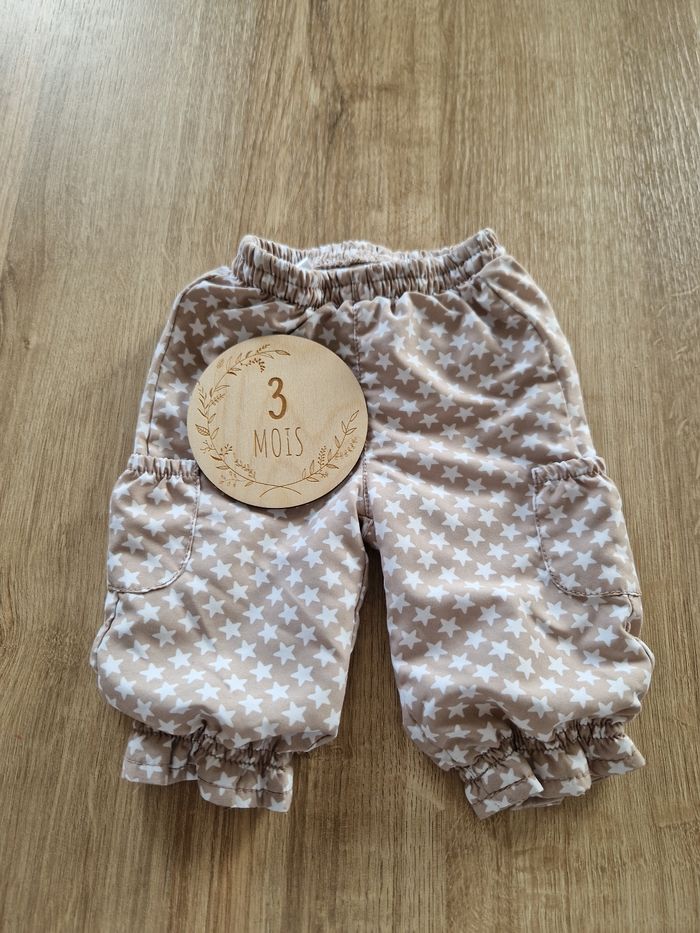 Sarouel Bébé Étoiles Beige & Blanc - Taille 3 Mois