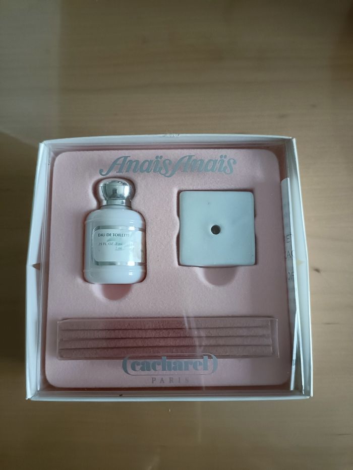 PETIT COFFRET ANAIS DE CHEZ CACHAREL AVEC MINIATURE