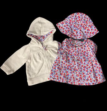 Ensemble gillet , t shirt et chapeau petit bateau