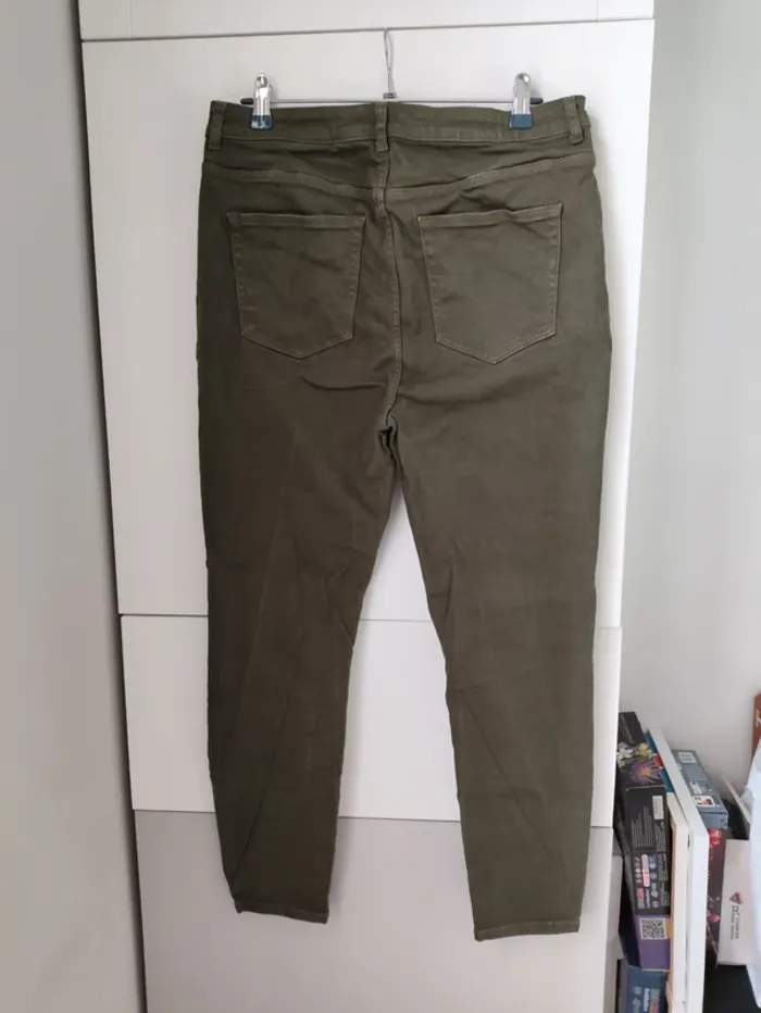 Jean kaki skinny Kiabi – T42 – très bon état comme neuf - photo numéro 6