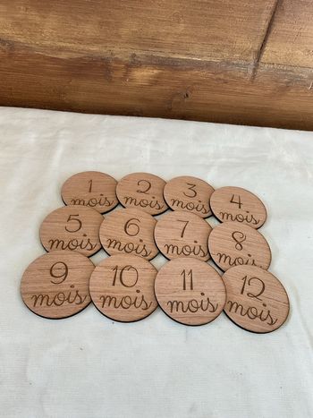 Carte étape bébé ronde en bois 