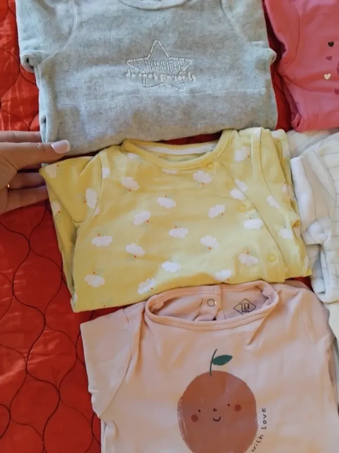 Pyjamas fille 6mois - photo numéro 10