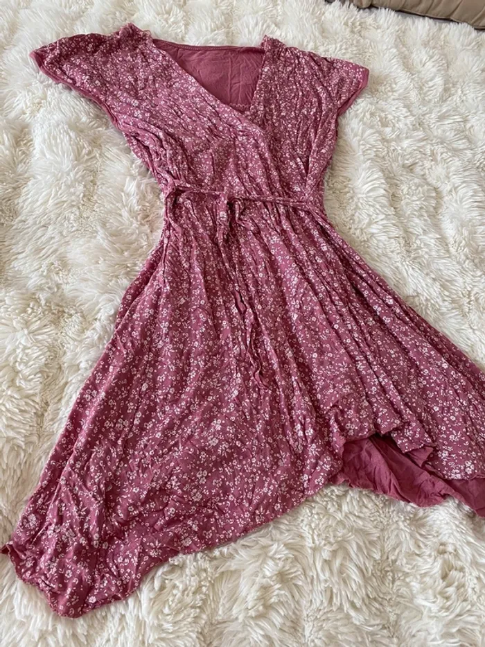 Jolie robe rose fleurie - photo numéro 2