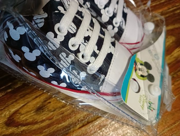 2 paires de baskets bébé DISNEY et AIRNESS taille 19 / 20   - 6 /12 mois NEUF - photo numéro 4