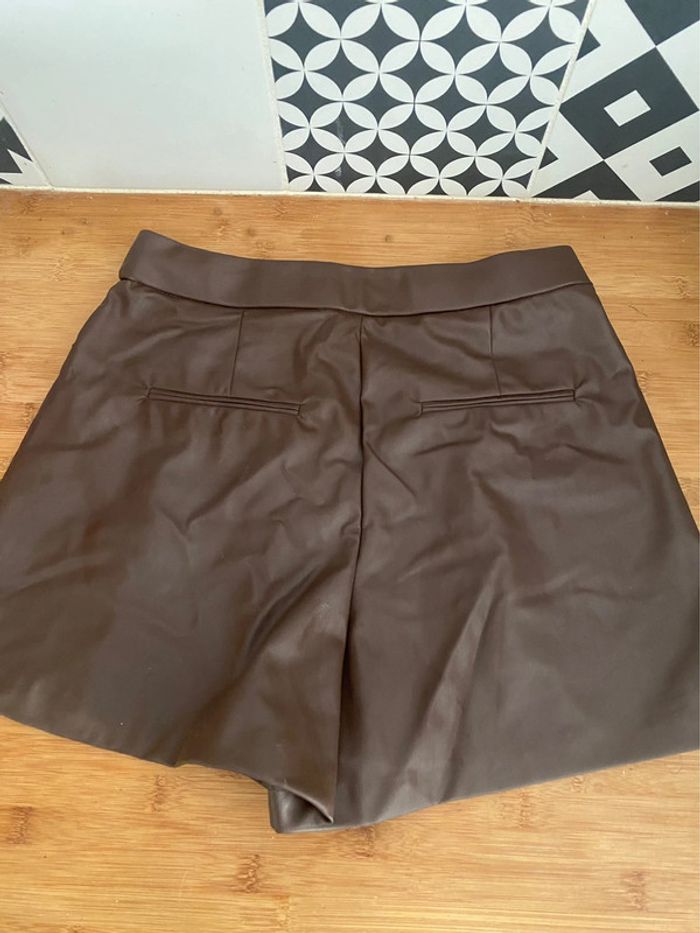 Short simili cuir Zara - photo numéro 2