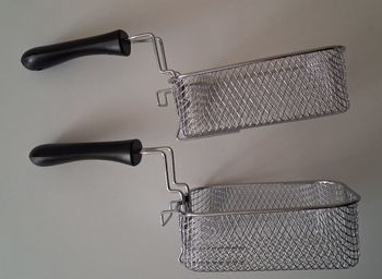 Lot de deux petits paniers à friteuse
