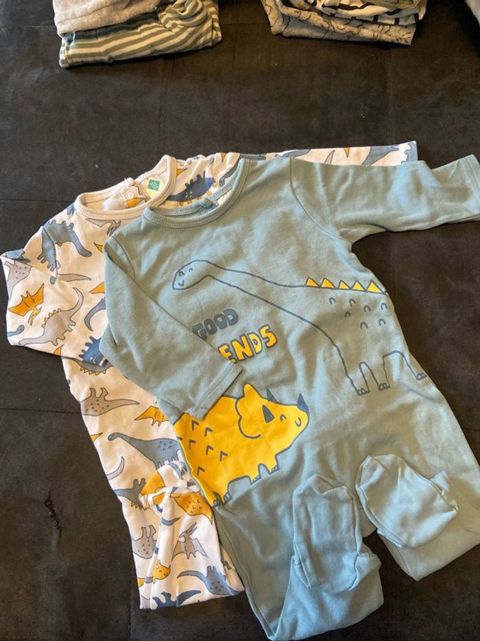 Lot 2 pyjamas 1 piece 6 mois