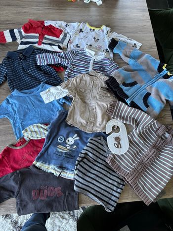 Lot de 12 pulls et hauts 