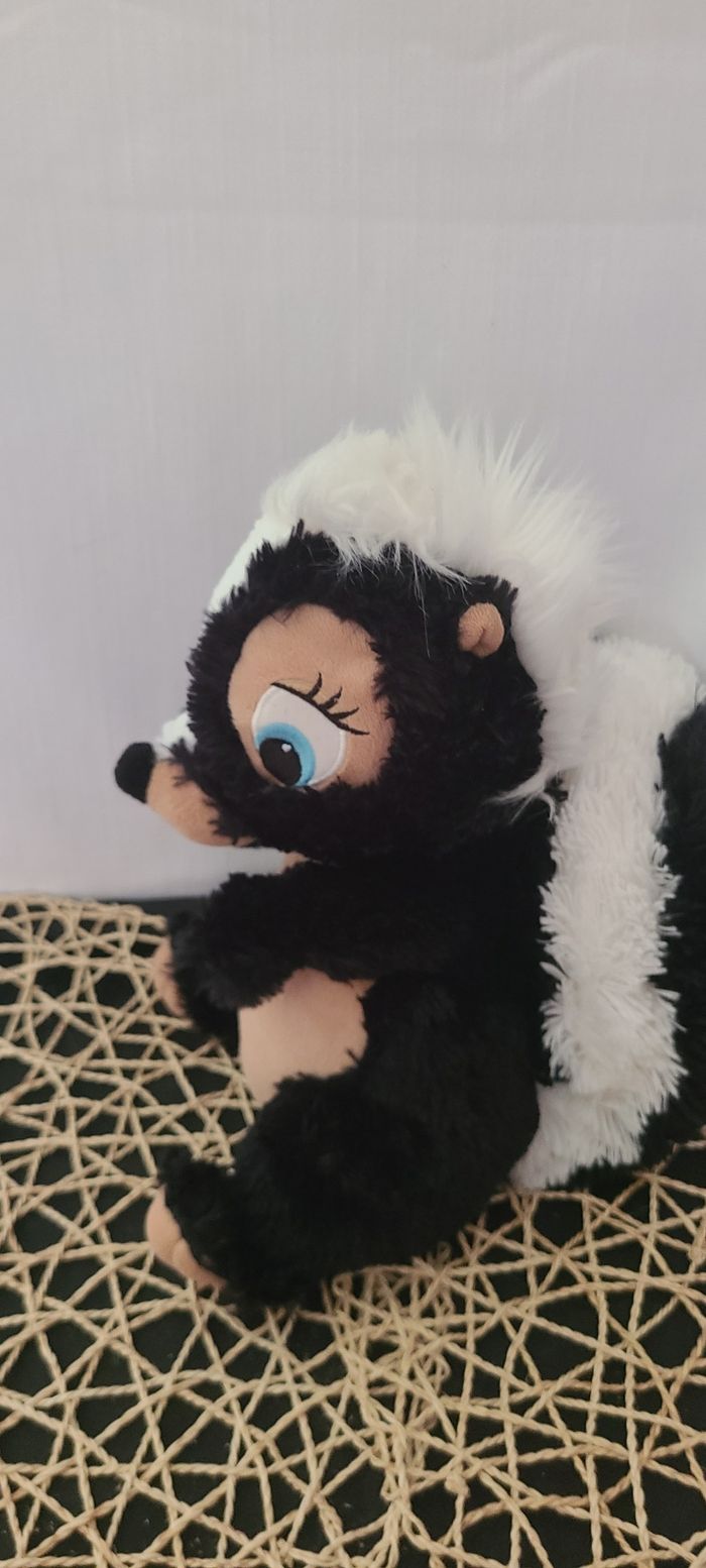 Peluche Disney Store Bambi Fleur La Mouffette