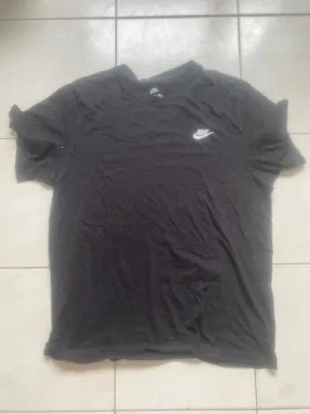 Tee shirt manches courtes Nike L Noir