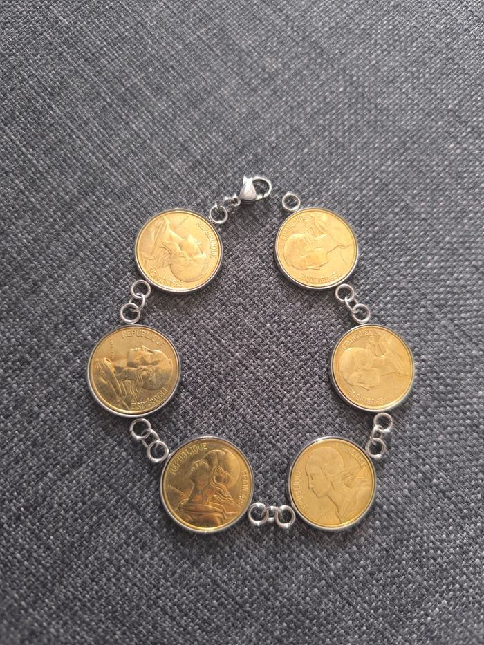 Bracelet serti de pièces Marianne