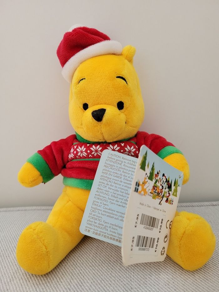 Peluche Winnie l'ourson de Noël Disney NEUVE - photo numéro 3