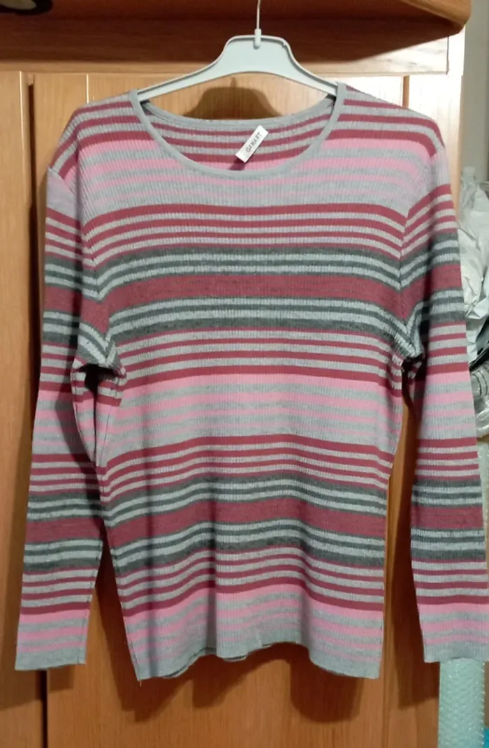 Pull femme taille 52 Damart