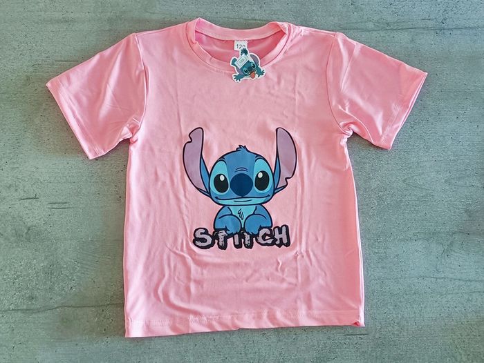 Tee shirt Stitch neuf taille 110