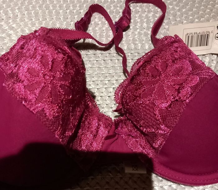 🥰 Soutien gorge Bordeaux taille 95b - photo numéro 3