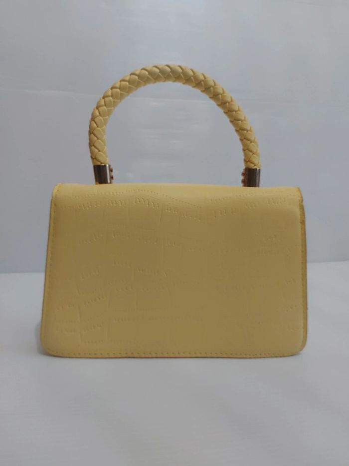 Sac à main jaune clair très peu servi dimensions en photos - photo numéro 6