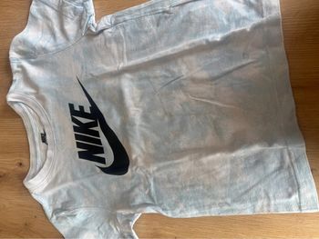 T-shirt Nike garçon 6/7ans bleu dégradé