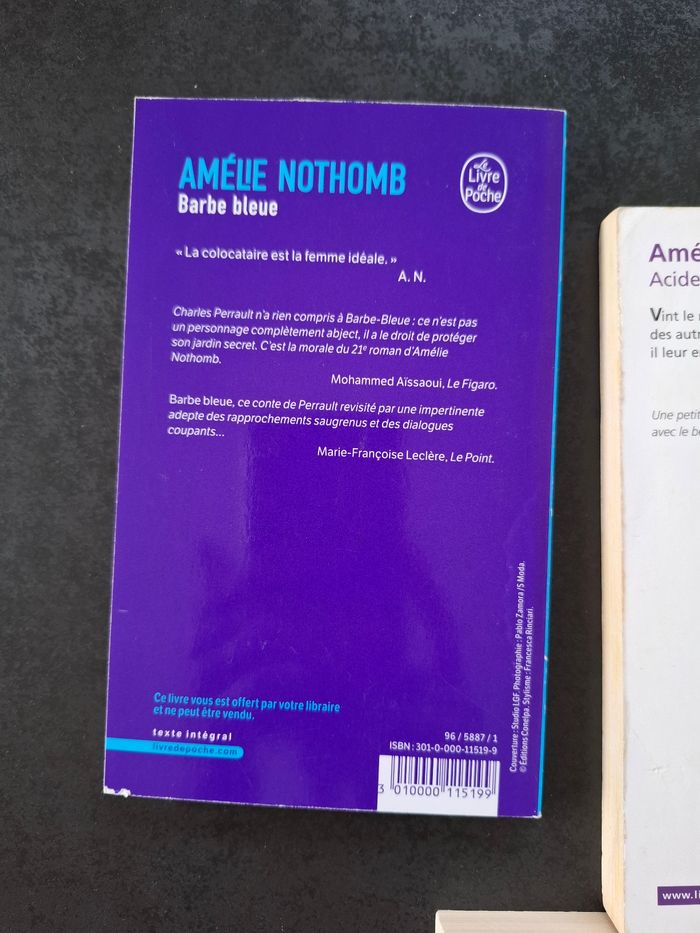 Lot de 3 livres d'Amélie Nothomb en bon état - photo numéro 2