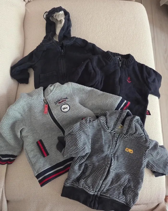 Lot 4 pulls zippé 6 mois - photo numéro 2
