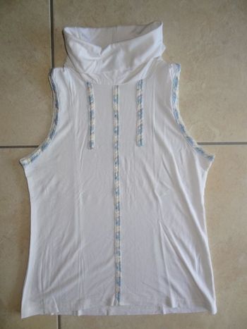 col roulé sans manches