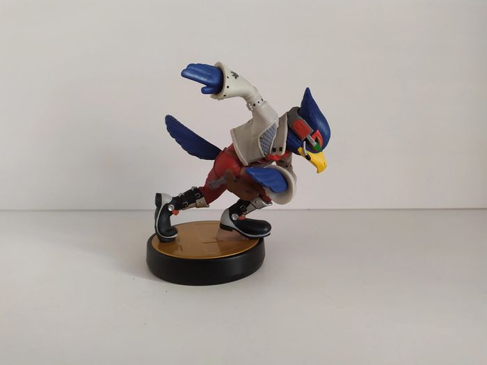 Figurine Amiibo Falco starfox No.52 super smash bros. collection Nintendo Wii/Wii U/3DS NVL-001