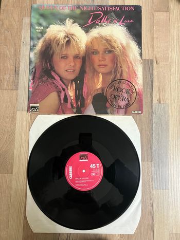 Vinyle maxi 45 tours-Dollie de Luxe-Queen of the night/satisfaction
