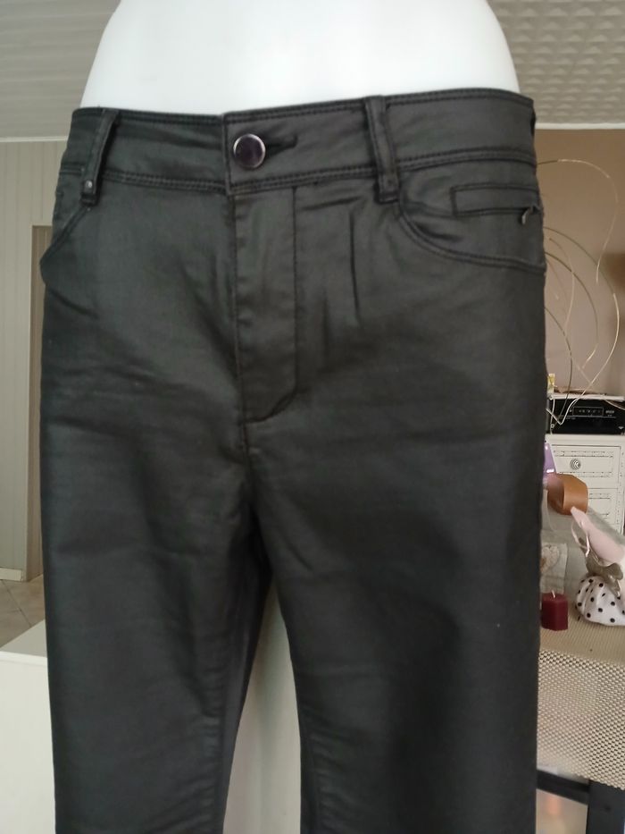 Pantalon enduit T40.