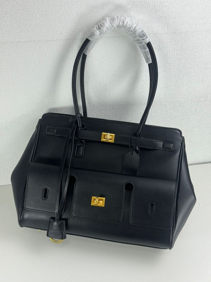 BALENCIAGA - photo numéro 3