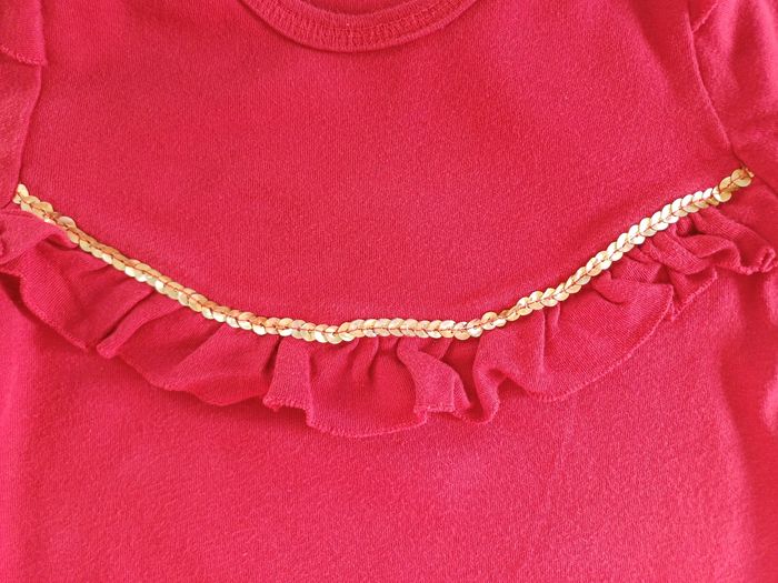 Body manches longues rouge bordeaux à volants 18-24 mois très bon état - photo numéro 4