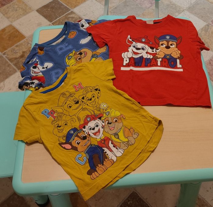 Lot de tee shirt 🧸 de la  Pat patrouille 🐾 3 ans 🐶 - photo numéro 2