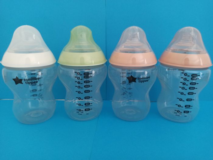 4 Biberons tomme tipee 260 ml avec tétines rondes débit lent