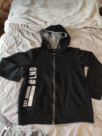 Gilet à capuche garçon taille 8 ans