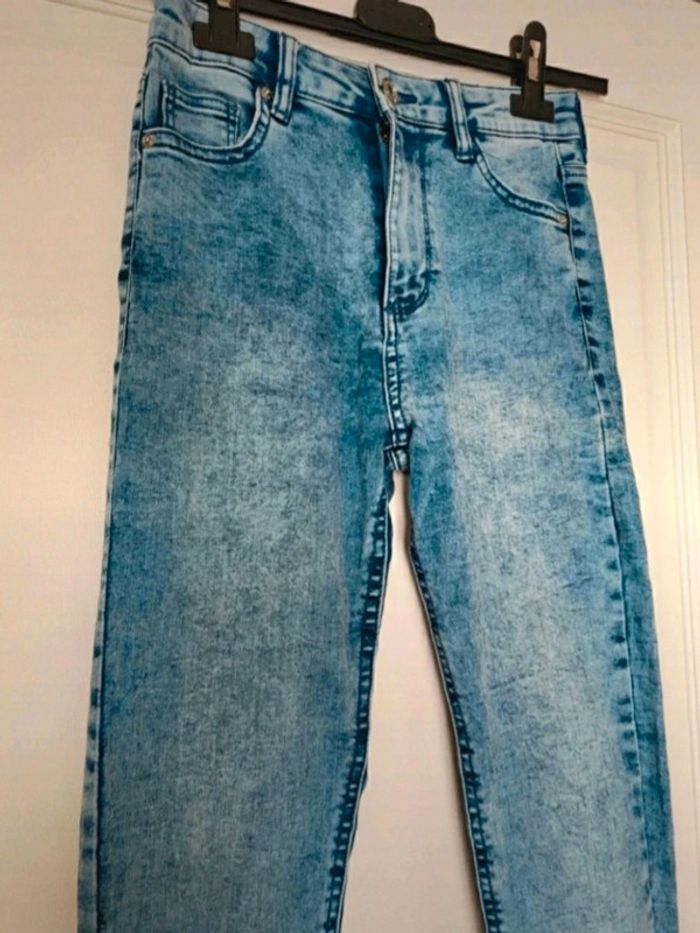 Jean skinny bleu Bershka XS
34 - photo numéro 3