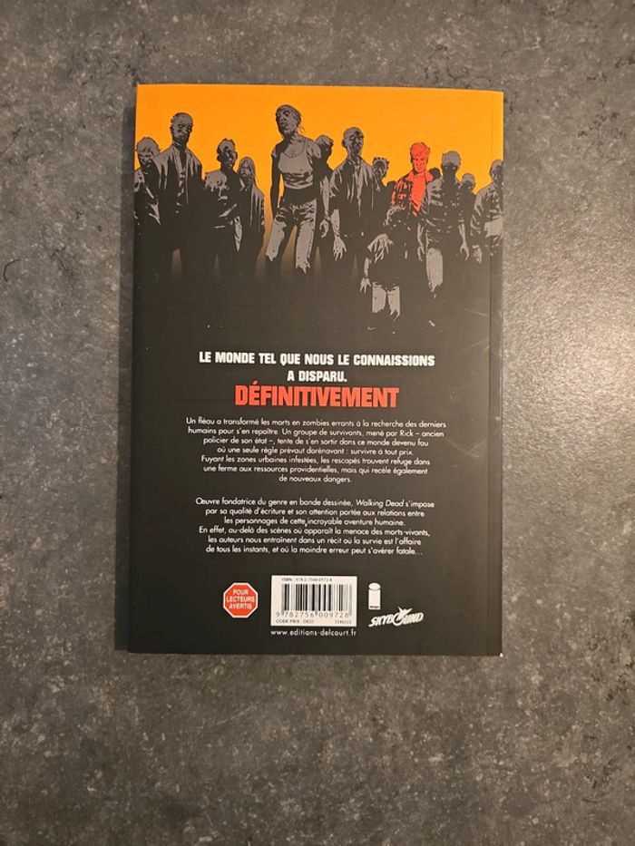 Livre walking dead - photo numéro 2