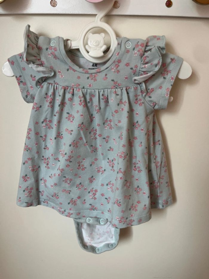 Robe body bleu fleurs roses H&M 1-3 mois - photo numéro 2